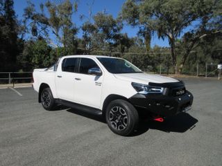 2021  Toyota Hilux SR5 Ute (Glacier White) Pre-Owned Car Thumbnail
