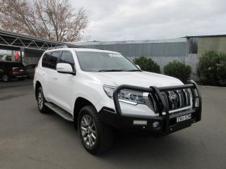 2021  Toyota Landcruiser Prado VX SUV (Glacier White) Pre-Owned Car Thumbnail